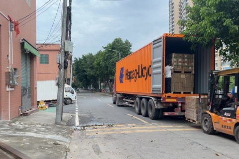 2023-08-29 MLDMETAL carregou um contêiner de rolos com janelas