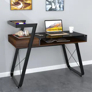 Telescopisch computerbureau met opbergmand