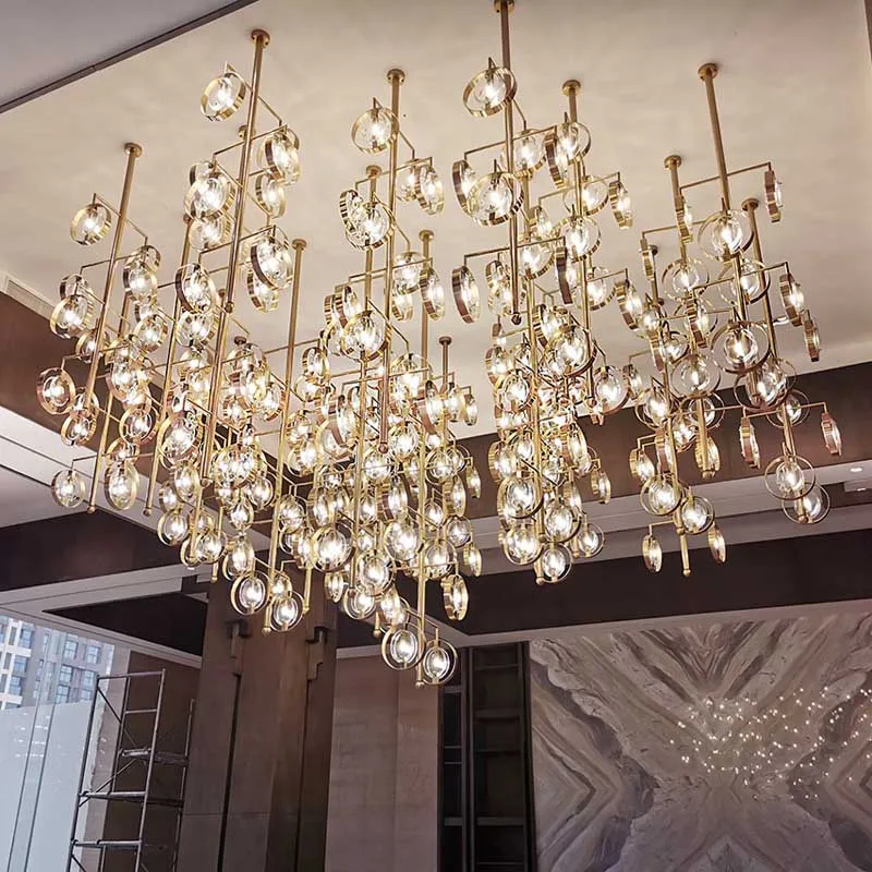 Lampadario in acciaio inossidabile con sfera di cristallo