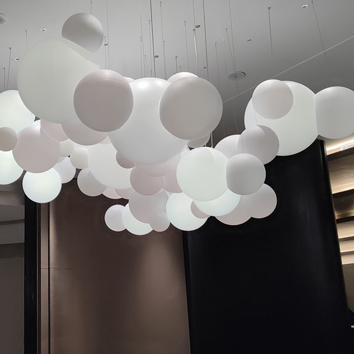 Lampadario per camera dei bambini con sfera di bolle di Topolino bianco satinato