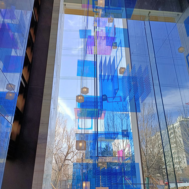 Grand lustre d'escalier en acrylique bleu de style nordique