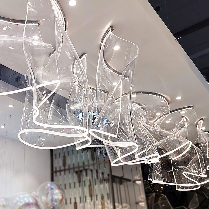 Lampadario/lampadario decorativo per ristorante di arte/design trasparente di grandi dimensioni personalizzato in acrilico