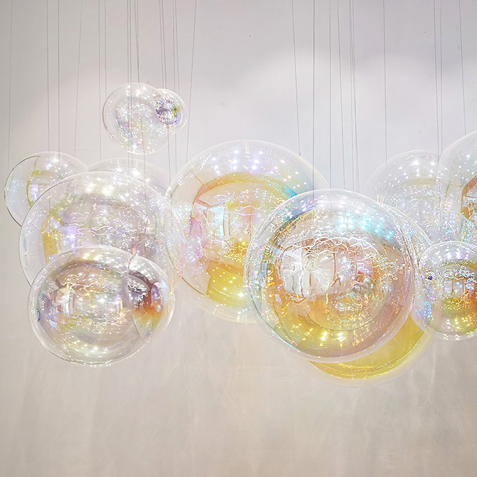 Индивидуальная художественная инсталляция Северный
 Зал
 из висячего стекла