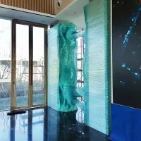 Incredibile scultura in vetro intagliato a mano