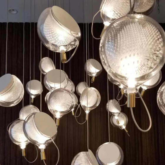 Personalisierter Kronleuchter aus Glas, der Ihre Augen verblüfft