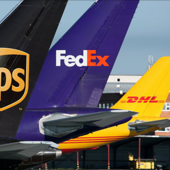 Wie geht man mit der Export-Zollabfertigung von Esszimmer-Kronleuchtern für internationale Expressgüter um und wie lange dauert es?