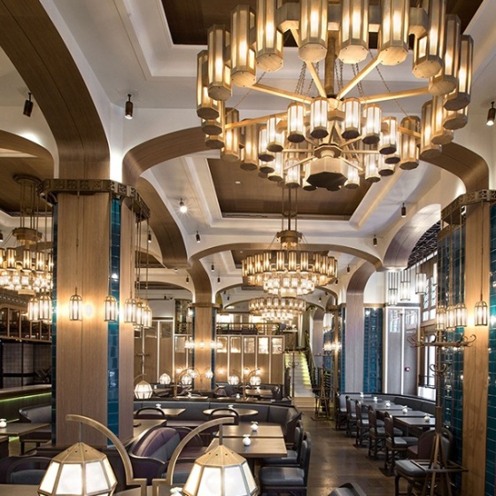 Wie findet man passende Kristallleuchten verschiedener Hotels?