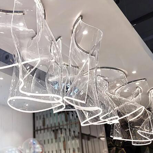 Was ist der Unterschied zwischen einem Kronleuchter und einer Hängeleuchte?