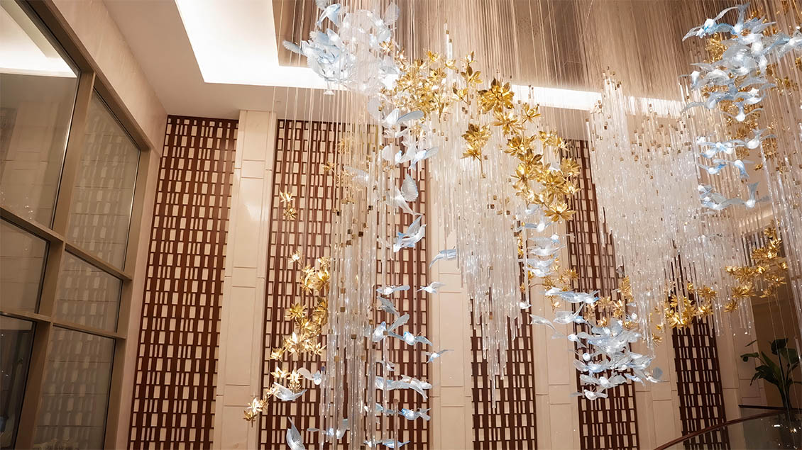 Large-scale Murano glass art installation