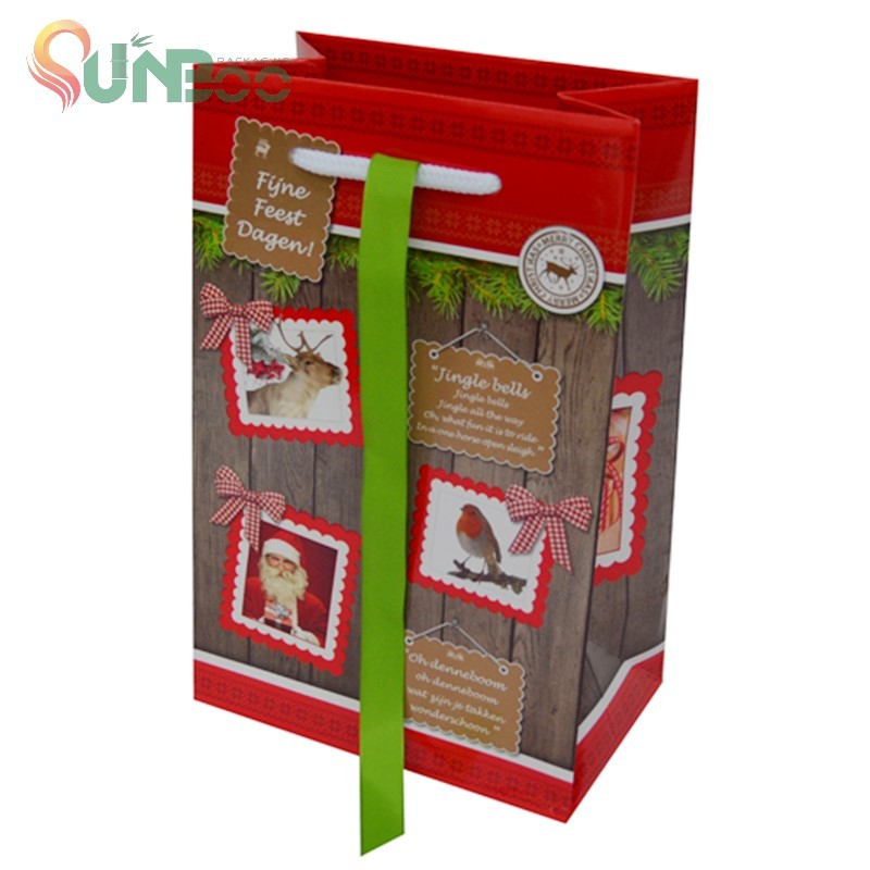 Sacs de transport en papier de Noël à poignée blanche avec cravate verte