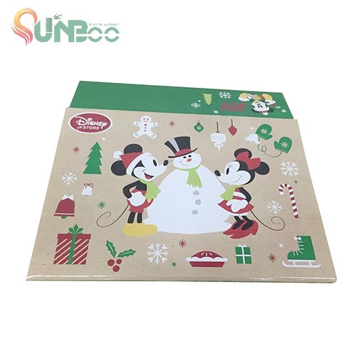 Boîtes d'annonce de taille moyenne en papier d'emballage avec l'impression polychrome