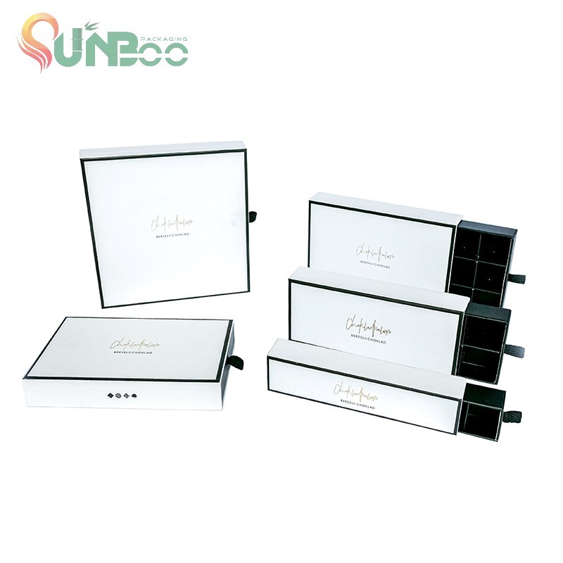 Boîte à tiroirs en chocolat personnalisée avec ruban