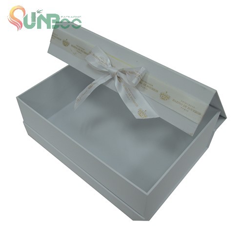 Boîte rigide magnétique avec ruban blanc de couleur grise