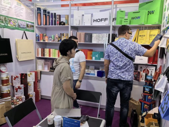 The second day of the Canton Fair was still lively