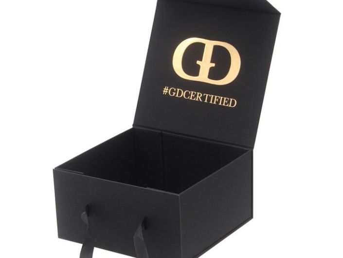 Comment les marques de vêtements peuvent améliorer leur image de marque grâce aux boîtes-cadeaux en papier