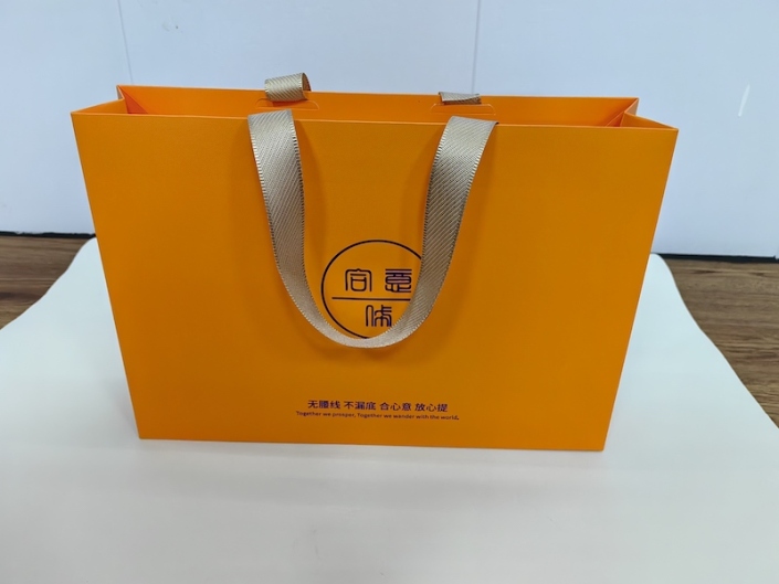 Style et substance : sac en papier pliable japonais pour les marques soucieuses de leurs coûts