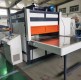 Le PLC contrôle l'équipement de gaufrage du cuir à haute fréquence