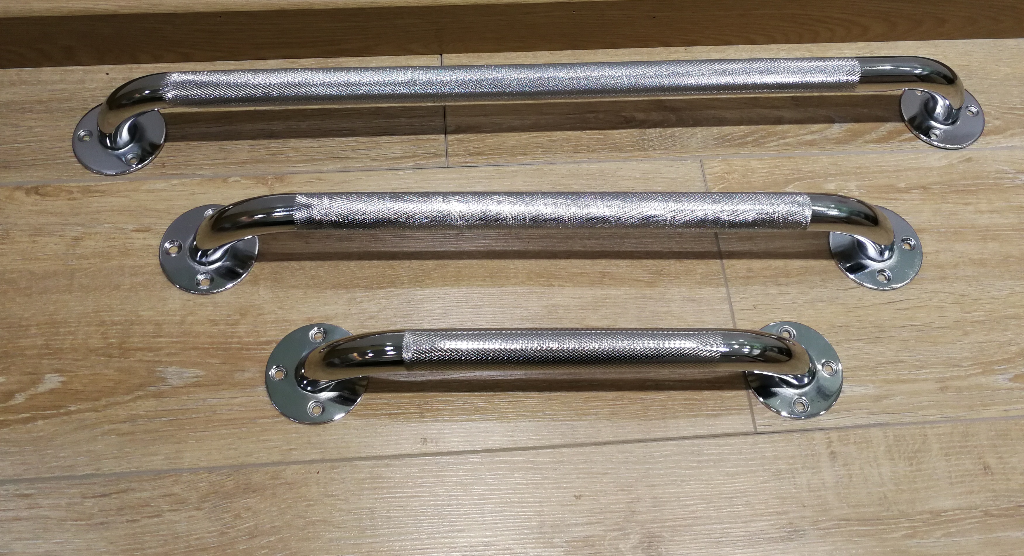 クロームメッキスチールグラブバー