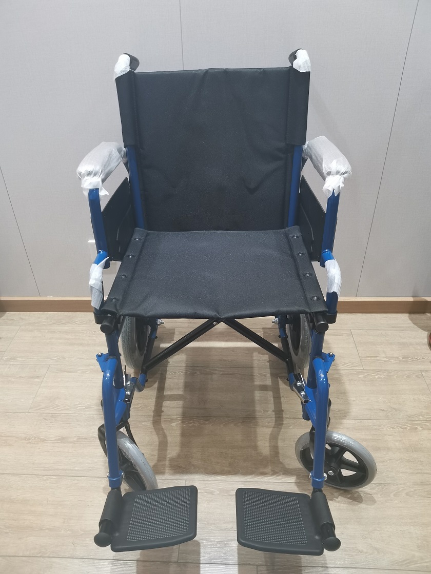 Klappbarer Transportrollstuhl Basic aus Stahl