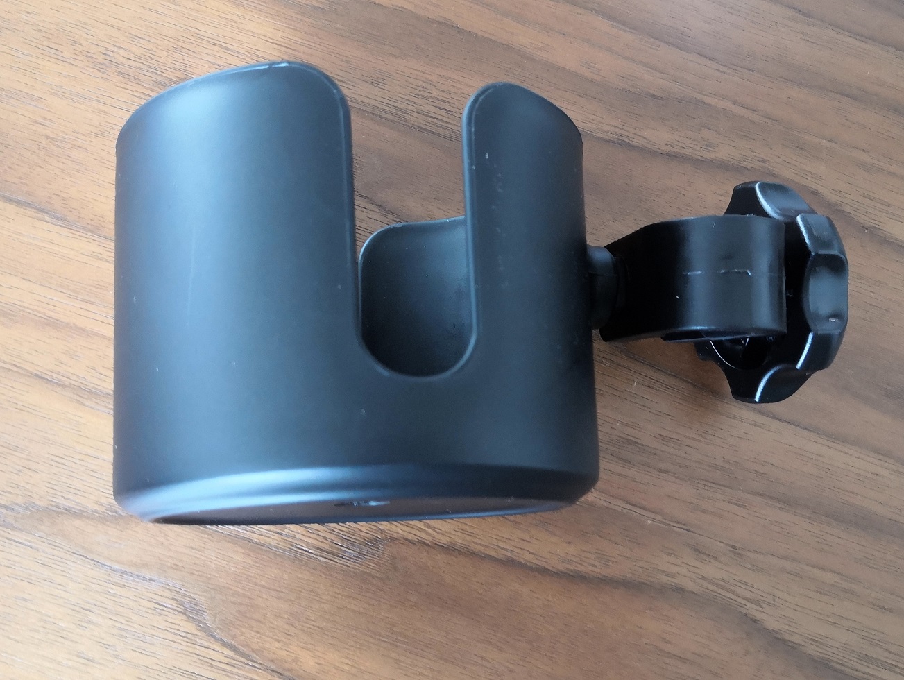 Пластиковый подстаканник для инвалидной коляски