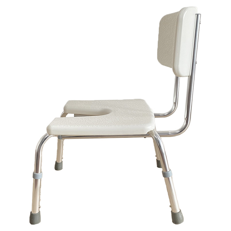 Leicht zugänglicher Duschstuhl mit Rückenlehne