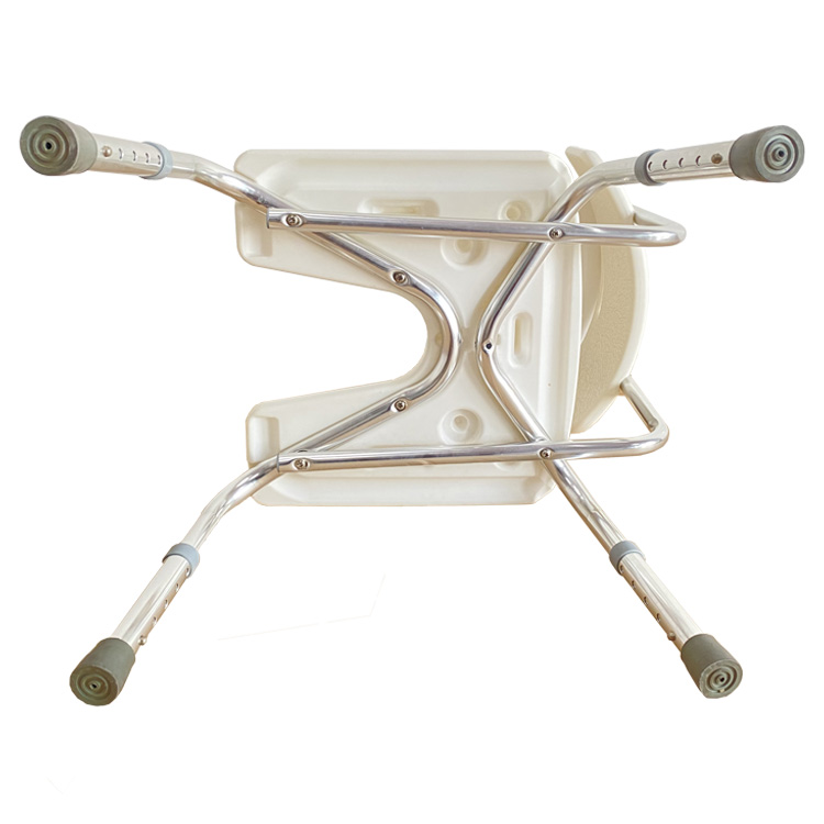 Leicht zugänglicher Duschstuhl mit Rückenlehne