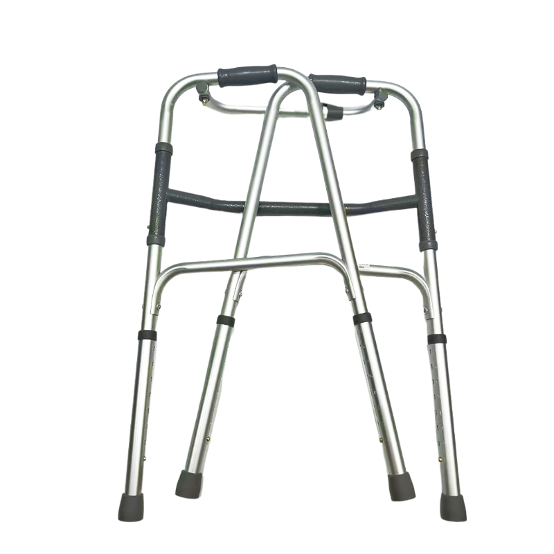 Andador dobrável simples; quatro pontas; acabamento prateado