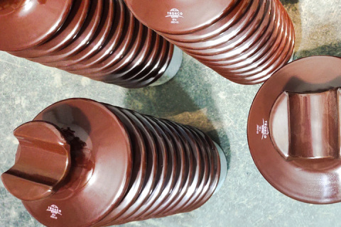 FORNITURA CON SUCCESSO DI ISOLATORI POSTALI IN PORCELLANA IN CILE