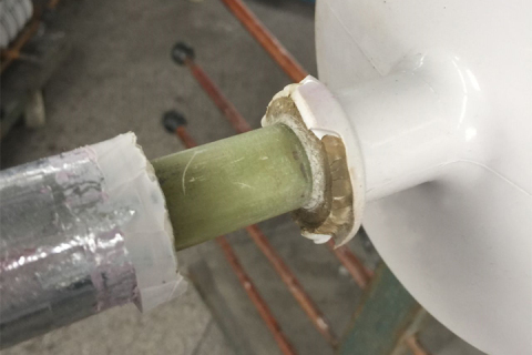 Soluzione per la sigillatura dell'interfaccia di isolatori compositi