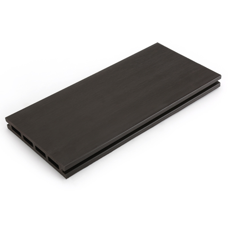 Moisture and frost resistant wpc decking panel