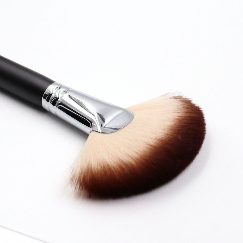 Delxue Cosmetic Fan Brush