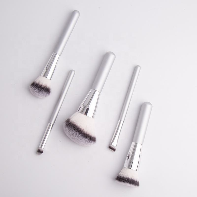 angled 1makeup brush set112.jpg