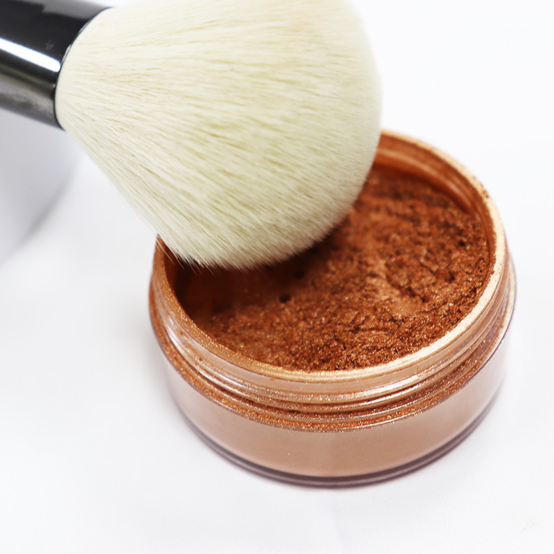 natural looking self Tanner drying powder