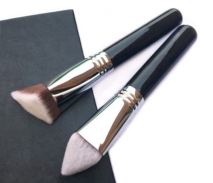 High-End 4D Foundation Brush: Ultra-Soft Bristles, Premium Build, Unique Precision Shape