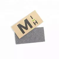 Costurar impressão personalizada em relevo logotipo da marca patch de couro PU dourado para jeans