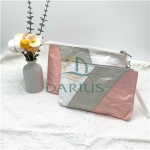 On The Characteristics and advantages of kraft paper and tyvek paper makeup bag