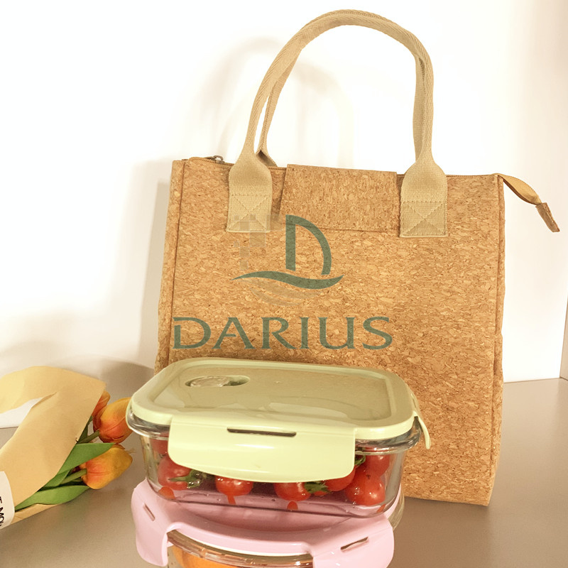 Advantages and uses of cork lunch bags