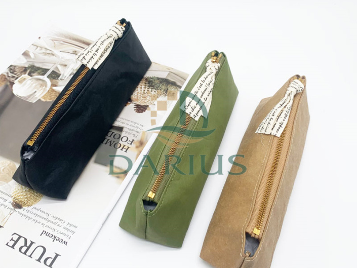 Sacos de papel coloridos laváveis com dicas de cuidados com as alças