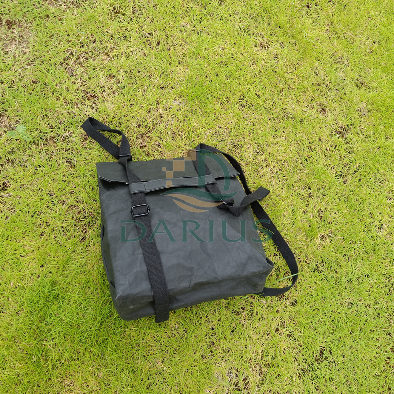 Kevyt naisten reppu, musta yksinkertainen kaksikäyttöinen koululaukku