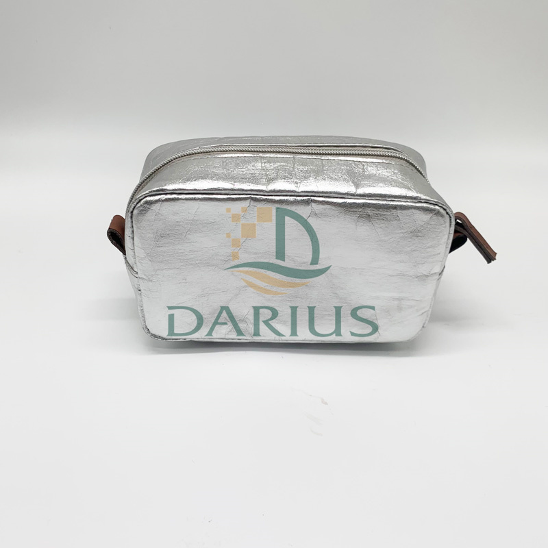 Hopeapäällysteinen voimapaperikantolaukku Kosmetiikkalaukku