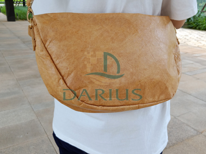 Bolsa transversal feminina multifuncional de papel lavável