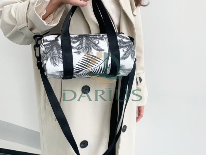 Características da bolsa mensageiro colorida com alças bolsa mensageiro cilíndrica