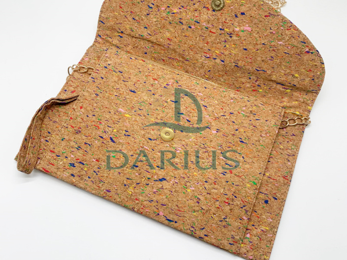 Vedenpitävän korkkipaperin kannettavan tietokoneen suojusten monipuolisuus