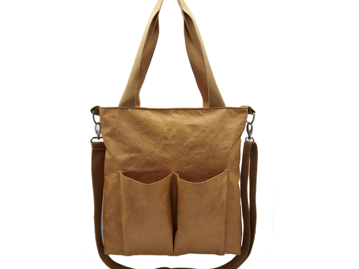Paranna ostokokemustasi Brown Tyvek Paper Tote -ostoskassilla taskuilla