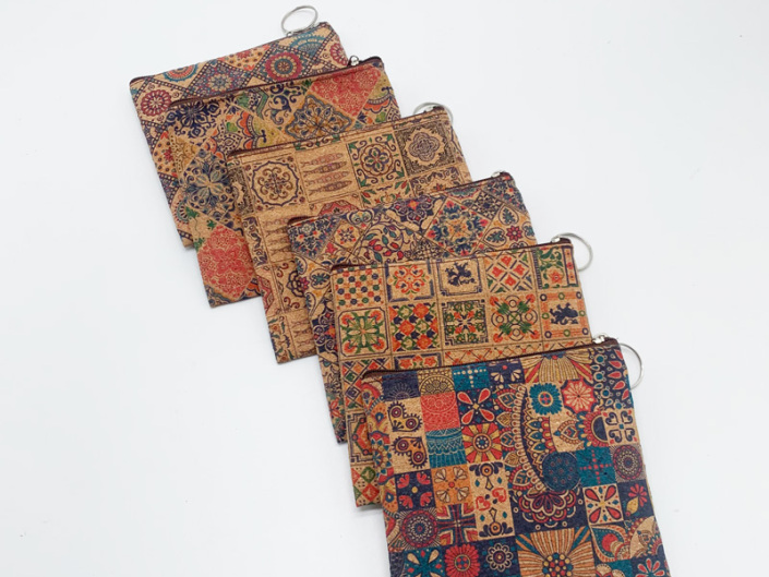 Syleile biologisesti hajoavaa vegaanilompakkoa, klassinen kukkakolikkopussi