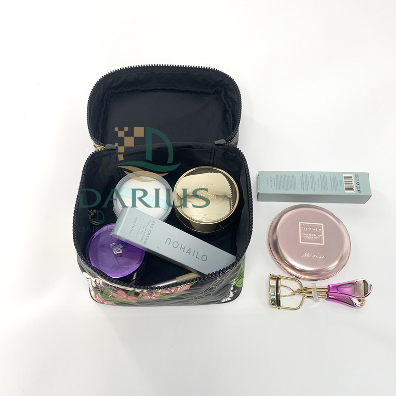 Tyvek toiletry bag custom