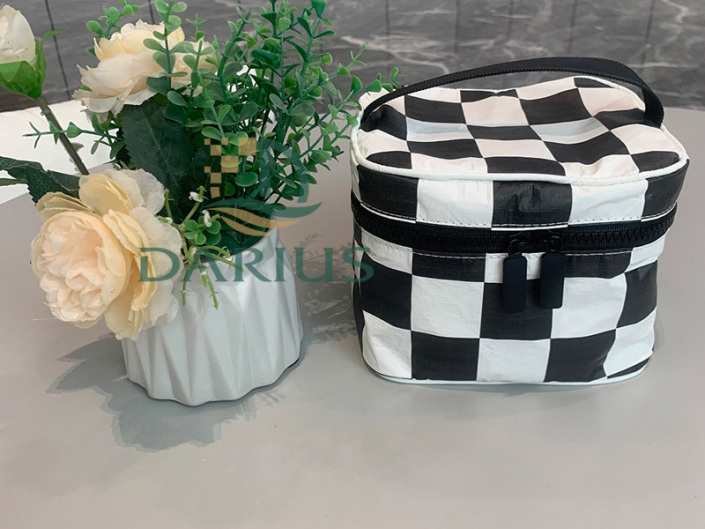 Fashion Lightweight Square Tyvek Toiletry Case