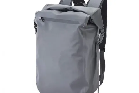 Esplora le caratteristiche essenziali dello zaino impermeabile Surf Dry Bag