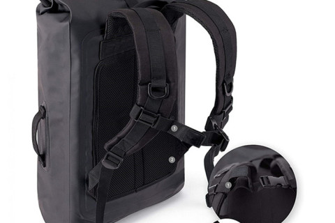 How to maintain the 20l Submersible Waterproof Women Laptop Backpack ?