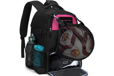 Segna alla grande con lo zaino Ultimate School Soccer Team con supporto per palloni in rete!